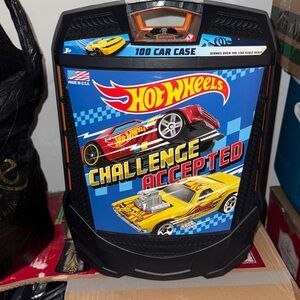Hot wheels carrying case 110 car capacity telescope handle & wheels Made in USA